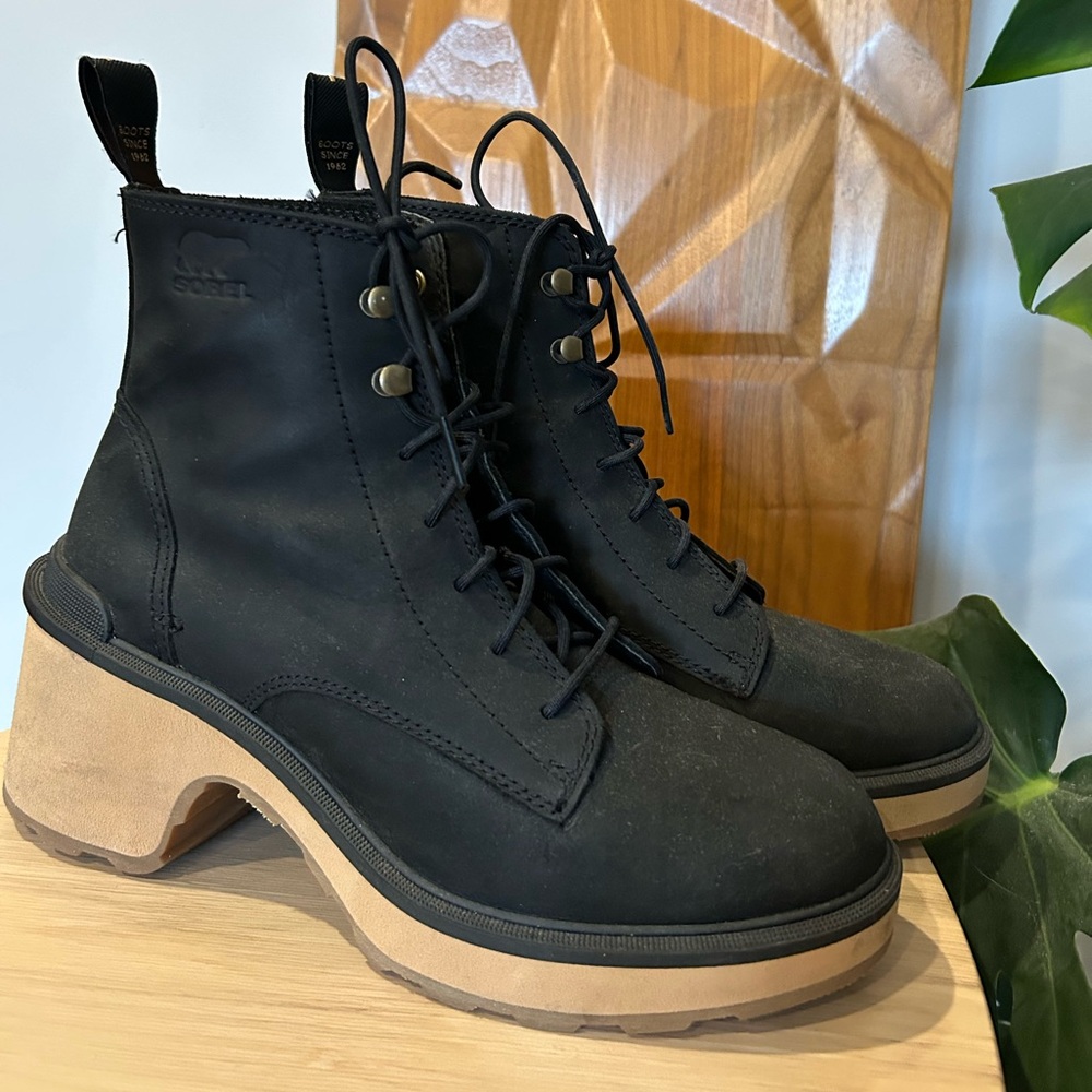 Sorel Women’s Hi-Line Black Leather Lace Up Booties Size 8